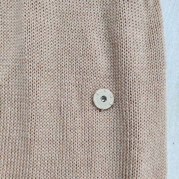 Tan colored one button cardigan - Picture 5 of 9